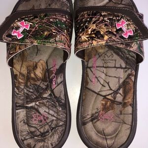 camo under armour slides